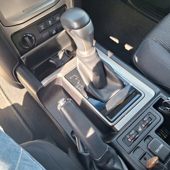 Toyota Land Cruiser 2.8 D-4D  Trend A/T 4x4 - AJ NA SPLATKY - 14
