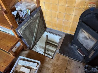 Záhrada s chatou v krásnom prostredí - 14