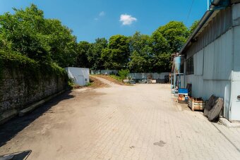 Na predaj polyfunkčný objekt na pozemku 4609 m2, TN - Zámost - 14