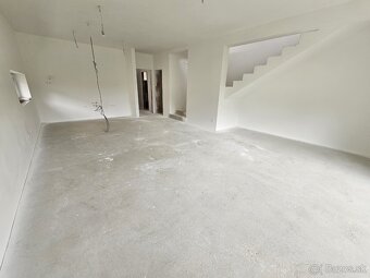 Predaj 4 izb.rod.domu v mestskej časti Strážov,252m2 -Žilina - 14