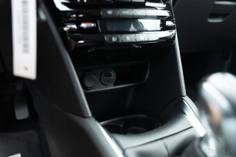 Peugeot 208,1.2i,110k,Limitová edícia-matná,Polokoža,62t.km - 14