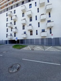 Vonkajšie parkovacie miesto Slnečnice, zóna mesto pred A2 - 14
