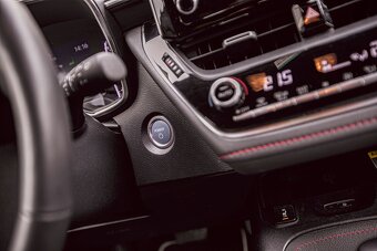 Toyota Corolla Combi TS 2.0 Hybrid GR Sport, DPH - 14