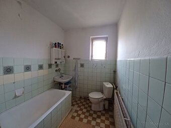 Rodinný dom Dvorec, okr. Bánovce nad Bebr. 576 m2 - 14