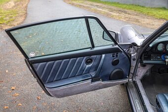 Porsche 911 Carrera 3.2 - 14