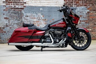 HARLEY DAVIDSON FLHX CUSTOM SPECIAL AIRBRUSH - 14