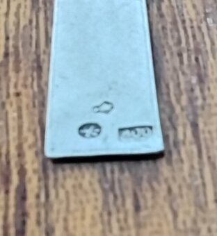 Staré strieborné šperky, prívesky, brošne - 14