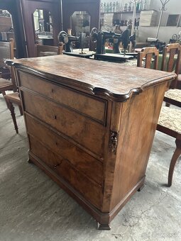 starožitná komoda - 14