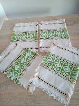 Ručne vyšívané obrusy - 14