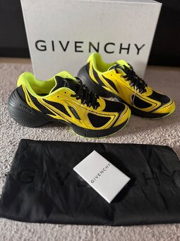 Givenchy - original - 14