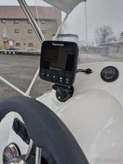 motorový čln ADVENTURE V-500 - 14