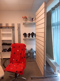 Zariadenie predajne textilu - 14