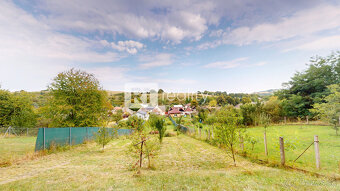 Rodinný dom s veľkým pozemkom 1779 m2 / Vaďovce pri Starej T - 14