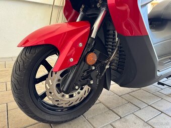 SYM Joymax Z 125cm3 r.v.2020 ako nová garážovaná - 14