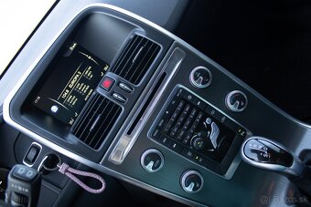 Volvo XC60 D3 Kinetic Geartronic - 14