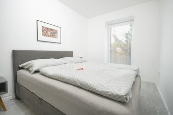 2i byt: novostavba na Kolibe 58 m2 a 48m2 terasa: od 18.júna - 14