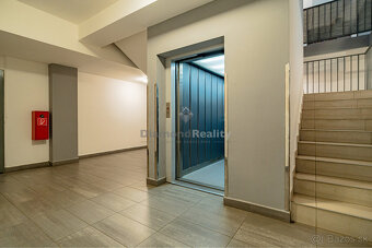 NA PREDAJ VEĽKÝ 2 IZBOVÝ BYT 68m2 + 9m2 TERASA V NOVOSTAVBE  - 14