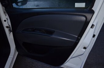 Fiat Doblo Cargo Combi 1,3 JTD, M5, 66 kW, na diely - 14