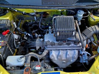 Predám SUV Honda HR-V 1,6 4x4 r.v. 2000 - 14