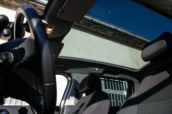 Peugeot 5008 2.0 HDi 110 kW – panoramatická strecha - 14