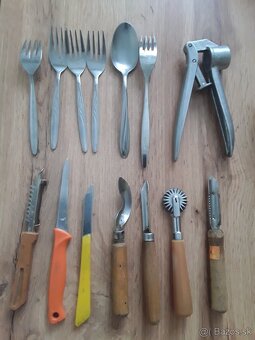 Rôzne retro. veci, nože, naberacky, - 14