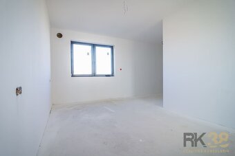 Nadčasové rodinné domy v skvelej lokalite pod Tatrami - 14