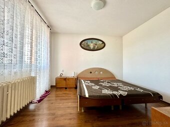 NA PREDAJ RODINNÝ DOM S GARÁŽOU - NADLICE - 14