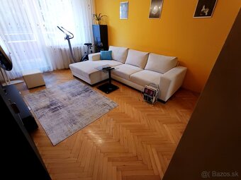 PREDAJ SLNEČNÝ A VEĽKÝ 3-IZBOVÝ BYT V CENTRE MESTA BB - 14