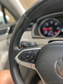 Volkswagen Passat Variant 2.0 TDI Elegance 4Motion DSG - 14