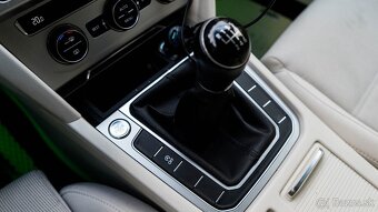 Volkswagen Passat Variant 2.0 TDI BMT Business Comfortline - 14