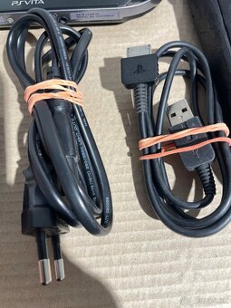 PS VITA PCH-1004 OLED displej -folia +8GB - 14