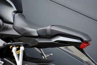 Honda CB650R Neo sports cafe ABS TC - 70 kw moznost 35 kW - 14
