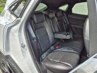 Jaguar E-Pace 2,0Ti P250 184Kw R-Dynamic Led 529.999Kč - 14