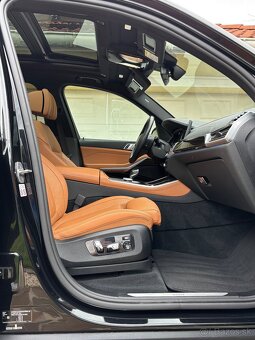 BMW X5 45e 2021, Sky Lounge, Laser, Massage, 4 zón. kl. - 14