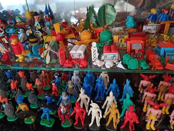 Predám zbierku Kinder figúrok - 14