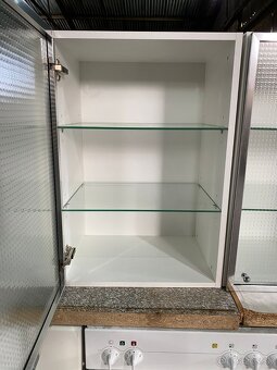 Moderná kuchynská linka so spotrebičmi - 14
