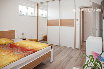 IBA U NÁS Moderný 3-izbový byt s fotovoltikou a parkovaním - 14