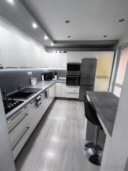 Predaj kompletne prerobeného 3 izbového bytu - 14