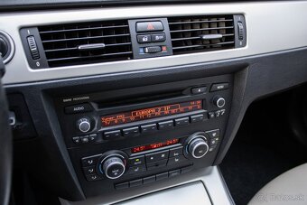 BMW 318i 2.0 6MT, 105 kW - 14