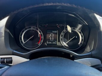 ŠKODA OCTAVIA COMBI RS 2.0TDI CR DSG 125KW 170PS XENON - 14