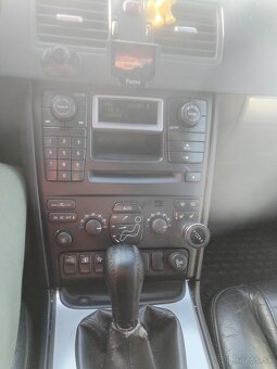 Volvo XC 90 2.4D, 120kw, manuál 6r,koža,  7 miestne, servis - 14
