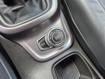Suzuki Vitara 1.4 Mildhybrid Elegance 4WD - odpočet DPH - 14