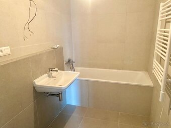 NA PREDAJ 3 IZBOVÝ BYT S BALKÓNOM V PRESTÍŽNOM KOMPLEXE  MET - 14