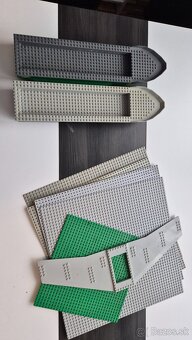 Lego  34,3 kg - 32 000 ks - 14