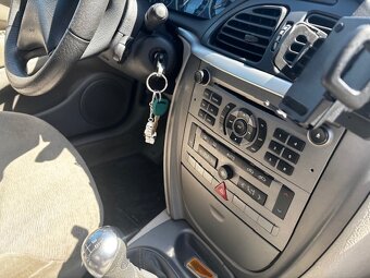 Citroen C5 2.0i 16V - 14