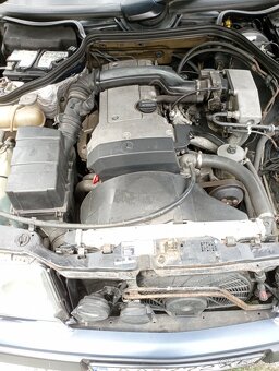 Mercedes Benz 220E W124 - 14