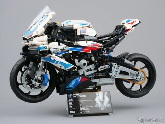 lego technic motorky  Yamaha MT-10 SP 42159 BMW M 1000 RR - 14