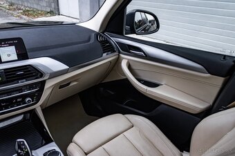 BMW X3 xDrive20d 140kW / Panoráma / - 14