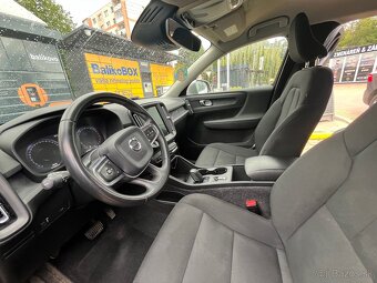 Volvo XC40 T4 190k Momentum AWD A/T - 14