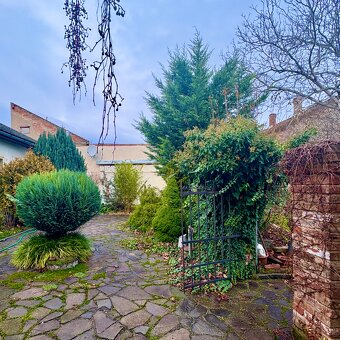 Meštiansky 5 izbový dom v srdci Šiah - 14